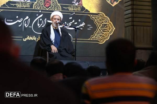 نصرت الهی در گرو مقاومت در مسیر حق است