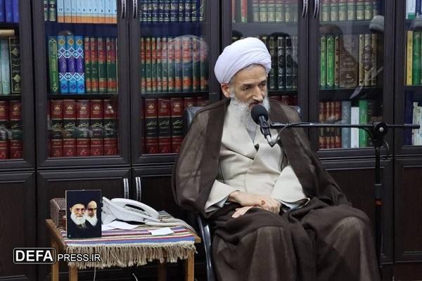 آیت الله محمدی لائینی: دارای سالم‌ترین قوای مسلح در دنیا هستیم