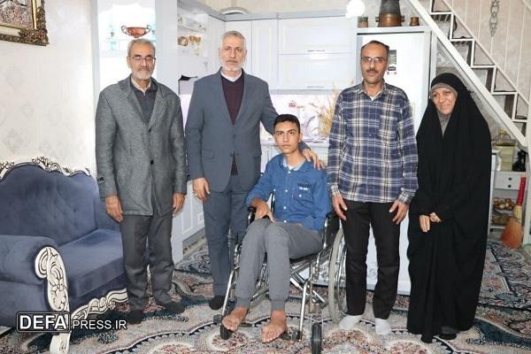 دیدار فرمانده مرزبانی فراجا با جانباز «محمدجواد رجب‌زاده» در مشهد+ تصاویر