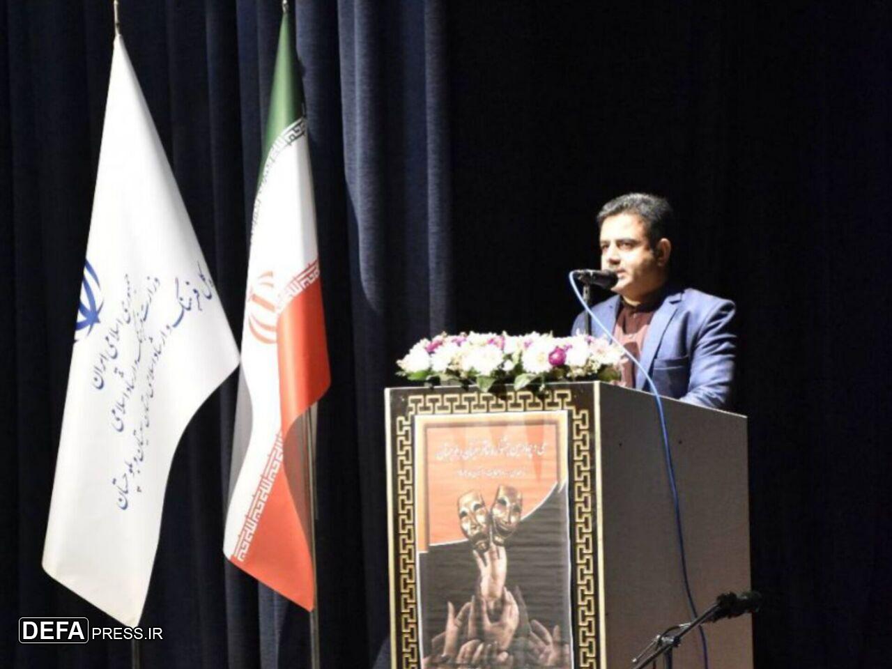شاهنامه فردوسی نماد اخلاق مداری و وطن دوستی ایرانیان