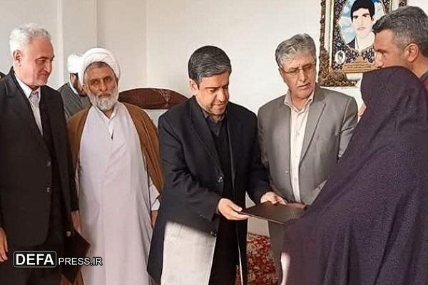 دیدار استاندار اردبیل با حانواده شهید معظم جمال اجلال‌پور در شهرستان کوثر