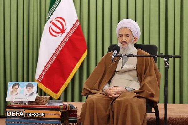 برنامه‌های دهه مبارک فجر با محوریت مردم برگزار شود