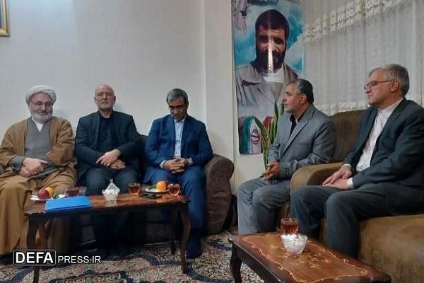 حضور استاندار و مدیرکل بنیاد خراسان رضوی در منزل سردار شهید برونسی