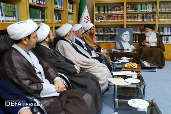 مبارزات انقلابی از جامعه روحانیت آغاز شد/ لزوم توجه جدی به دستاورد‌های علمی و اجتماعی حوزه علمیه