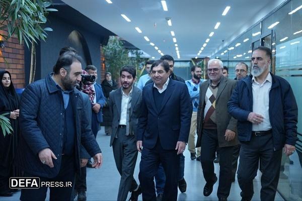 مشاور و دستیار مقام معظم رهبری در بازدید از یک شرکت دانش بنیان هنری و سینمایی: هنر سینما باید در خدمت معرفی ایران پیشرفته به مردم و جوانان قرار بگیرد / دشمنان ایران با هزینه‌های سنگین تلاش می‌کنند مردم را از آینده ایران ناامید کنند / سینما و انیمیشن می‌تواند در تقویت انسجام ملی و به نمایش کشیدن پیشرفت‌های کشور تاثیر بسزایی داشته باشد