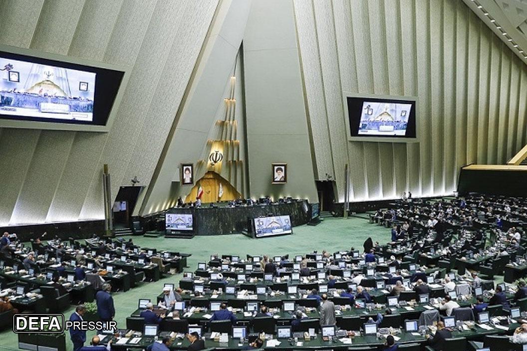 وزیر اقتصاد نتوانست اعضای کمیسیون اقتصاد مجلس را قانع کند