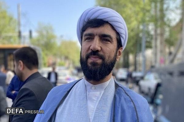 جامعه با قرآن می‌تواند استقامت کند