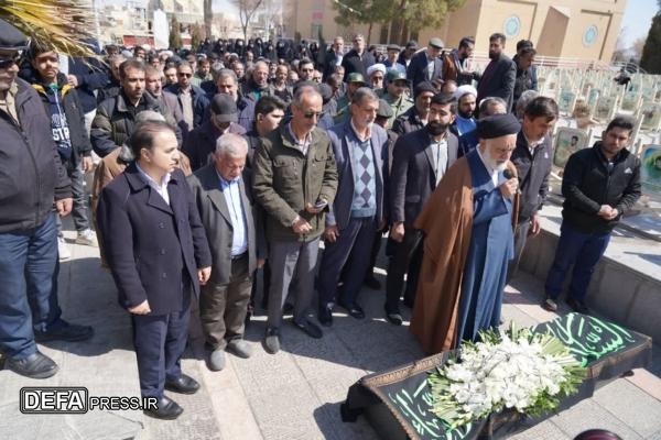 مراسم تشییع پیکر مادر شهیدان صیفی در اصفهان برگزار شد