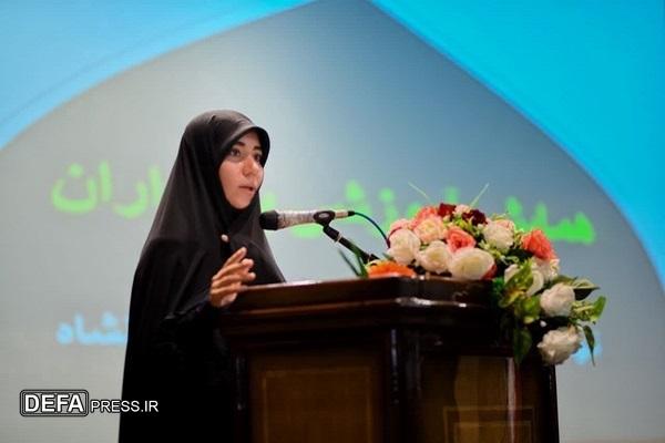 اسمعیل نژاد: زنان نقش مهمی در جهاد تبیین و توانمندسازی بانوان ایفا می‌کنند