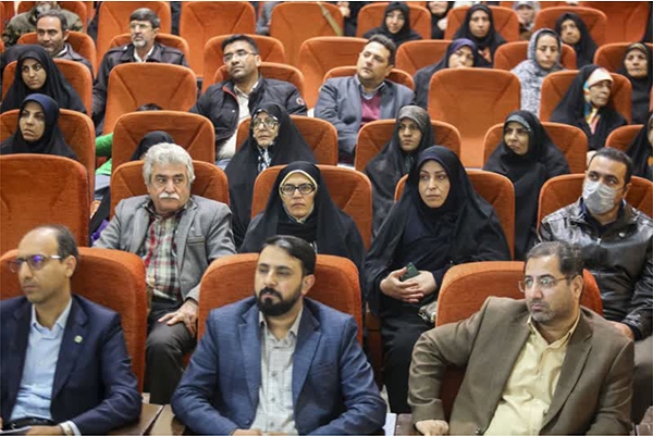 گردهمایی تکریم خانواده‌های شهدا و جانبازان ترور در فارس