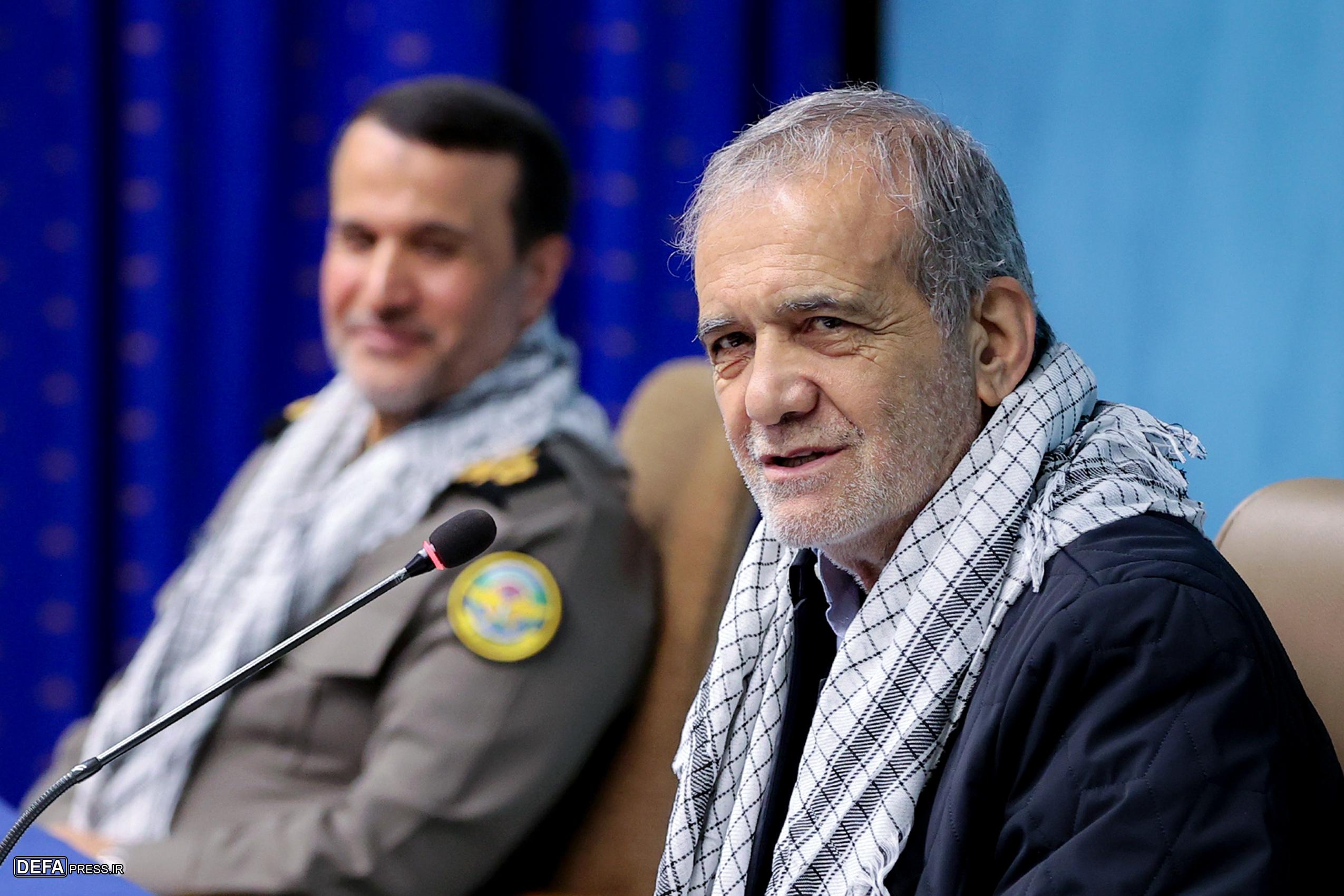 رئیسجمهور: گرهگشایی از مشکلات با فرهنگ دفاع مقدس/ بیش از هر زمان دیگر به تفکر شهدا نیازمندیم رئیسجمهور: گرهگشایی از مشکلات با فرهنگ دفاع مقدس/ بیش از هر زمان دیگر به تفکر شهدا نیازمندیم