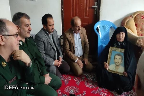 دیدار مدیرکل حفظ آثار دفاع‌مقدس گیلان با خانواده شهدا در املش
