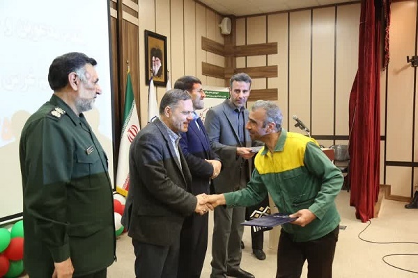 فرهنگ درختکاری و گرامیداشت یاد شهدا به نسل آینده منتقل شود
