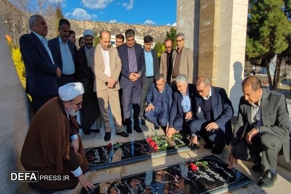 ادای احترام رحمانی به شهدای گمنام دانشگاه آزاد اسلامی یاسوج + تصاویر