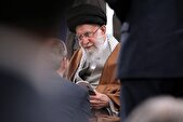 دیدار شاعران و اهالی فرهنگ و ادب فارسی با رهبر انقلاب