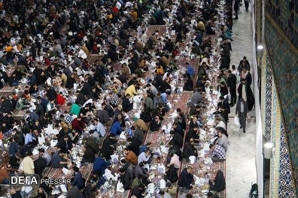 مدیر عالی حرم مطهر رضوی: ۳۸ هزار زائرحرم رضوی مهمان سفره افطاری کریم اهل‌بیت شدند