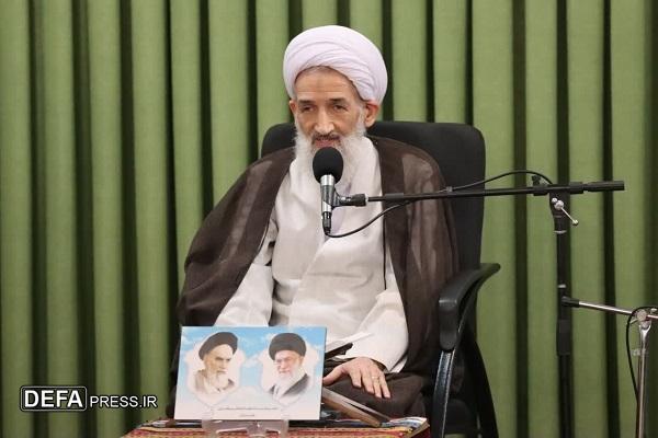آیت الله محمدی لائینی: برنامه قرآنی در ماه رمضان مصداق کار به‌جاست