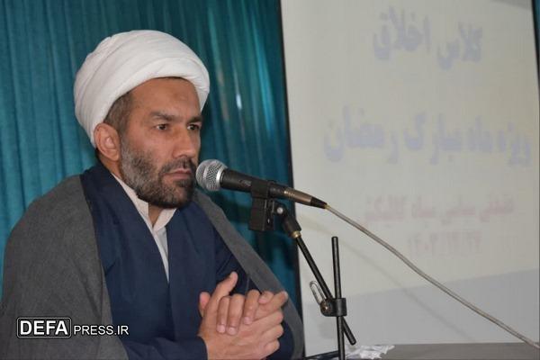 ماه رمضان ماه نزول قرآن،ماه هدایت انسان ها و تقویت اراده هاست