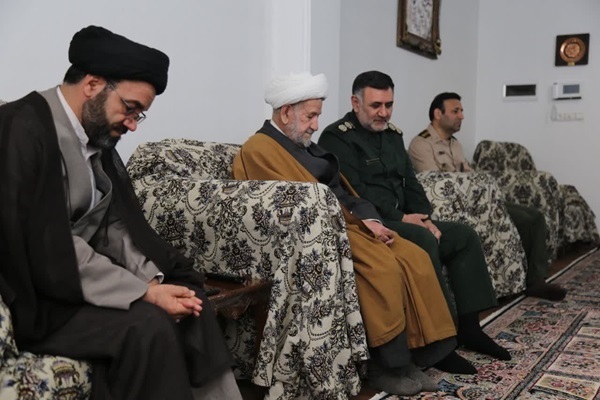 دیدار جمعی از مسؤولان اداره کل حفظ آثار زنجان با رزمنده « آقاجان طارمی»