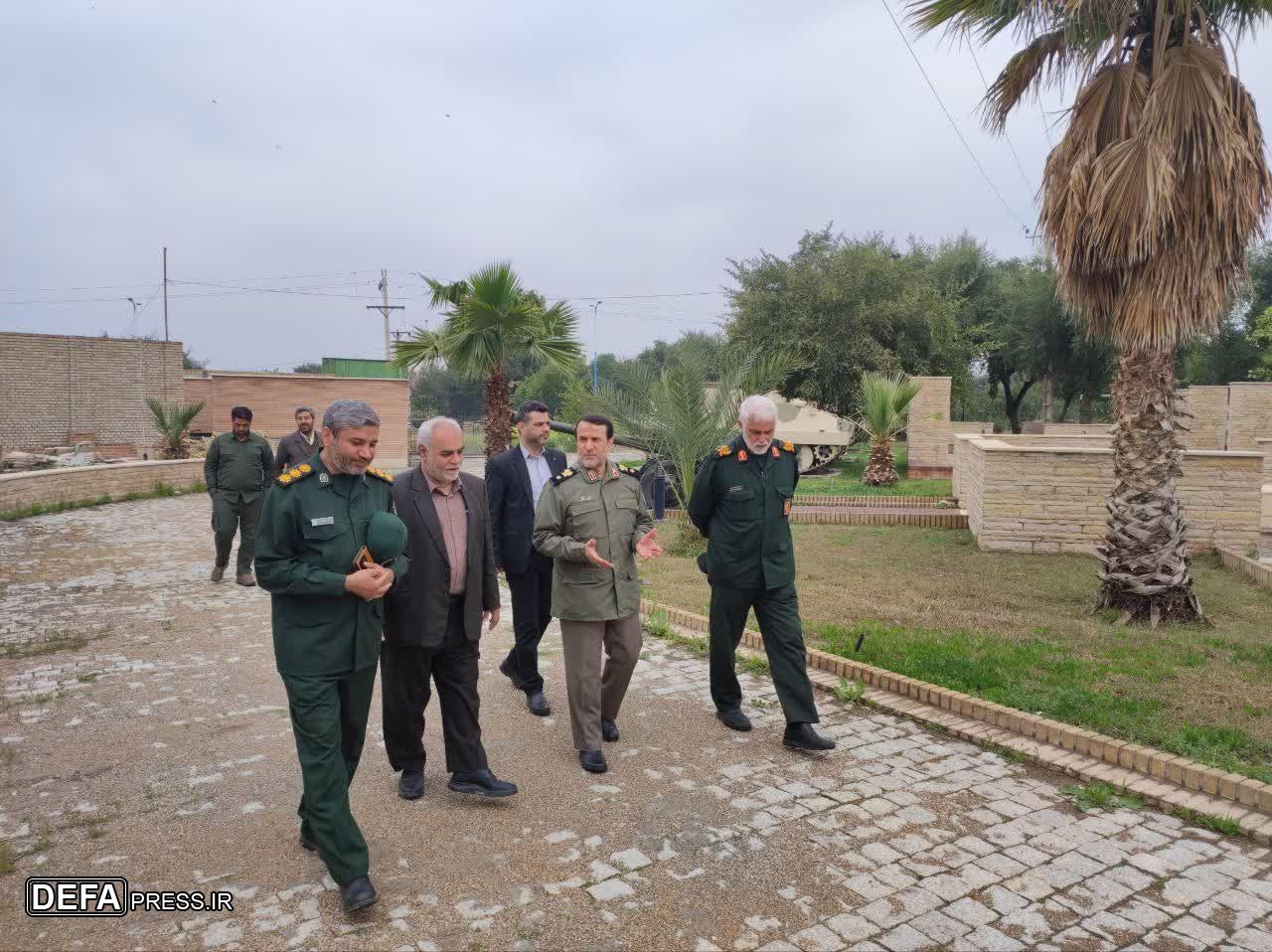 بازدید سردار کارگر از مرکز فرهنگى و موزه دفاع مقدس دزفول+ تصاویر