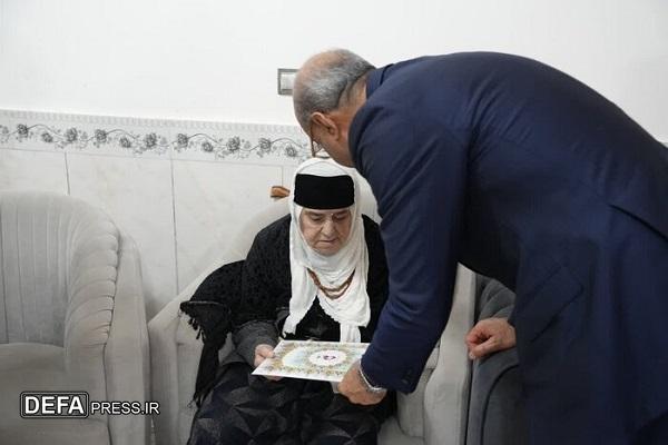 حضور استاندار کرمانشاه در منزل سه شهید از اقوام و مذاهب مختلف