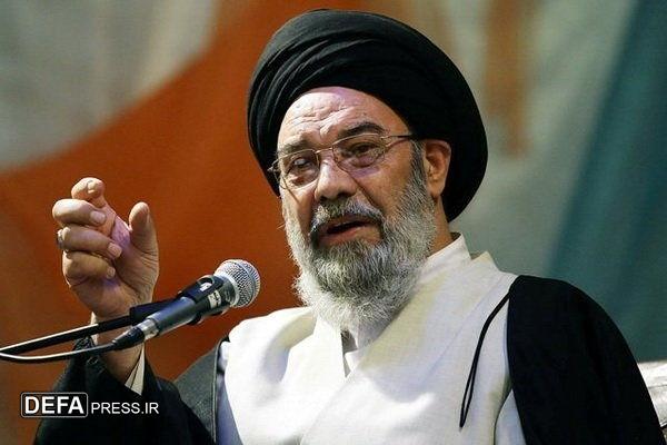 امام جمعه اصفهان: روحانیت شیعه در عمل به دین پیشگام است