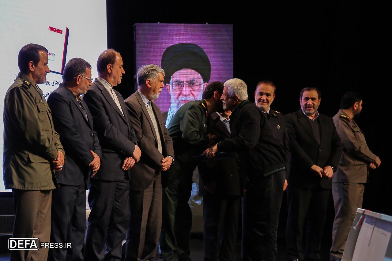 سرلشکر باقری: اصحاب قلم با ایجاد «نهضت تولیدات غنی» برای جهانی شدن ادبیات دفاع مقدس گام بردارند/ سردار کارگر: کتاب را باید از جنبه فرهنگ عمومی نگاه کنیم