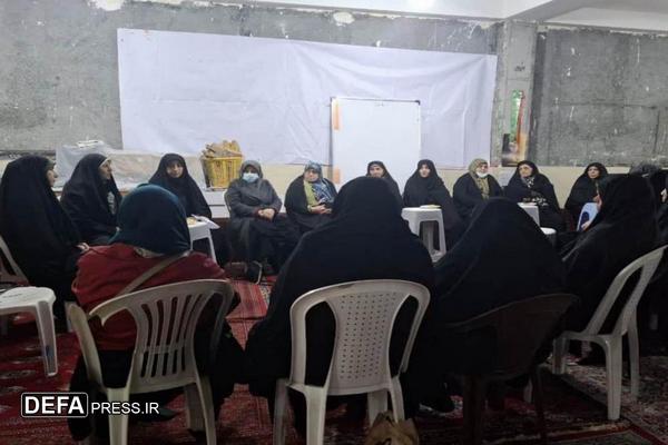 بانوان ایثارگر و انقلابی در هشت سال دفاع مقدس از هیچ تلاشی برای حفظ ارزش‌های نظام اسلامی دریغ نکردند