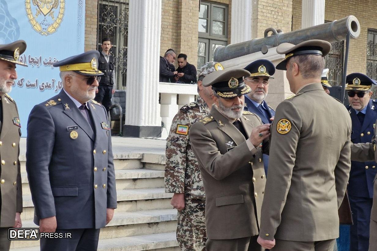 تجلیل سرلشکر موسوی از دانشجویان برتر دوره ۳۴ دافوس ارتش