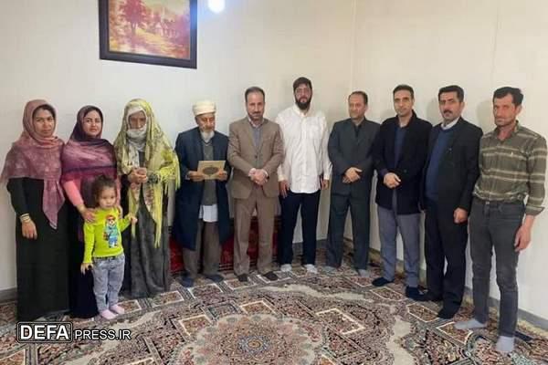 خدمت و تکریم خانواده‌های معظم شهدا و ایثارگران موجب افتخار و اجر اخروی است