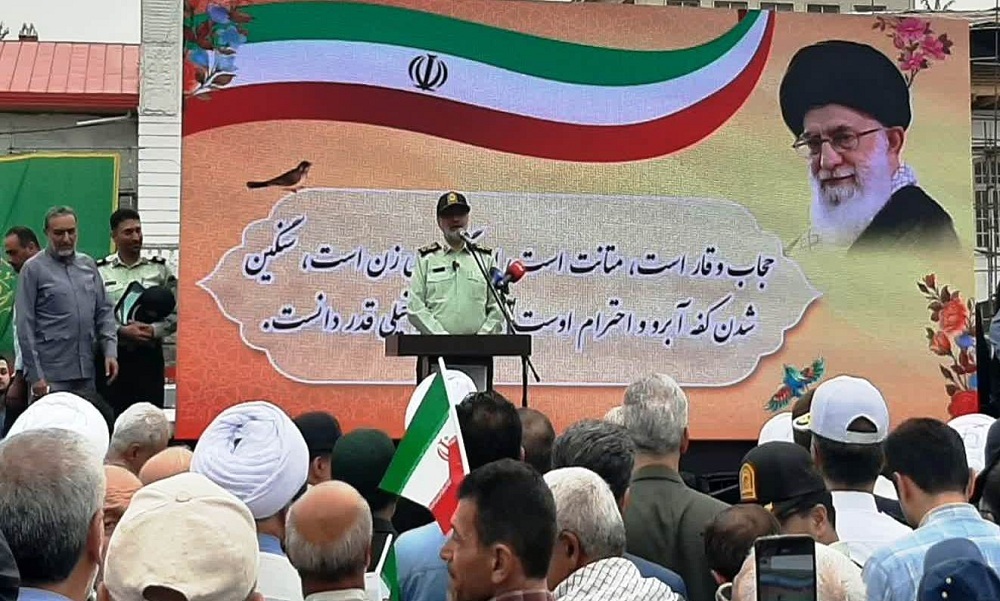 چادر هر زن ایرانی به مثابه یک پرچم است