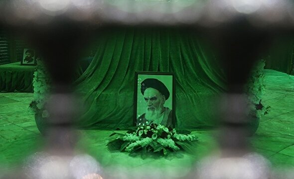 فیلم/ نماد جاذبه امام خمینی (ره) در کلام رهبری