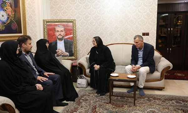 حضور وزیر خارجه سابق بوسنی و هرزگوین در منزل شهید امیرعبداللهیان