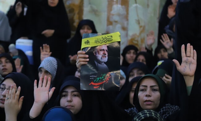 رفع ابهام امام خامنه‌ای از اطلاق واژه شهید به آیت الله رئیسی و همراهان
