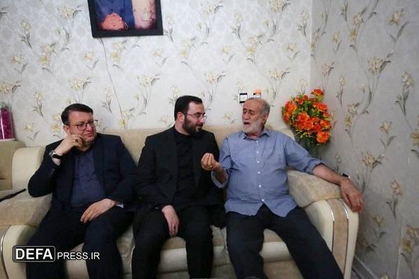دیدار معاون وزیر ارشاد با پدر شهیدان «حاجی‌ بابایی» +تصاویر