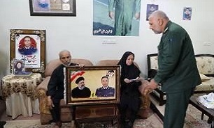 دیدار فرمانده سپاه قمربنی هاشم(ع) با خانواده شهید محسن دریانوش