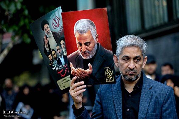 تصاویر/ حضور مردم تهران در مراسم تشییع شهدای خدمت