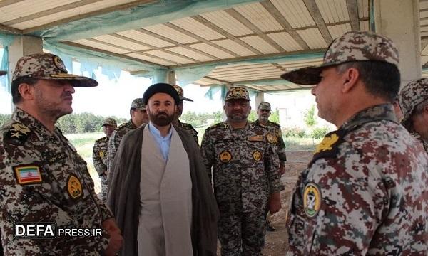 فرمانده نیروی پدافند هوایی ارتش از گروه پدافند هوایی شیراز بازدید کرد