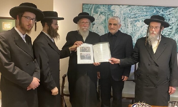 ادای احترام جامعه یهودیان ضد صهیونیسم در نیویورک به رئیس جمهور و وزیر خارجه شهید ایران