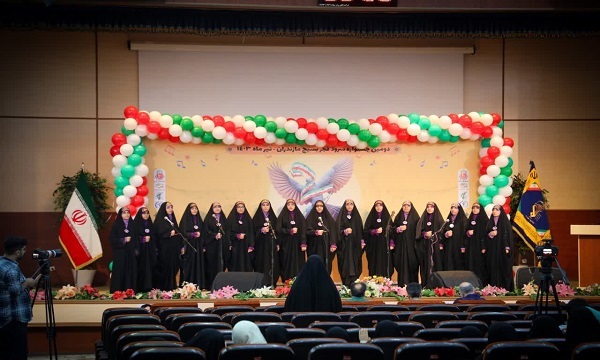 رقابت ۲۲ گروه سرود منتخب در دومین جشنواره سرود فجر بسیج مازندران 