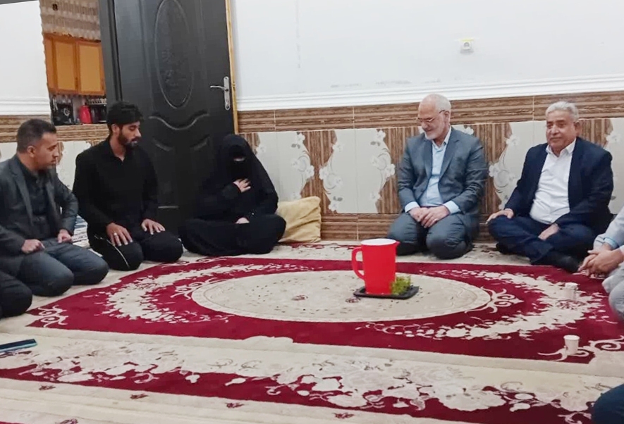 استاندار خوزستان با خانواده شهیدان مرمزی و حمودی دیدار کرد