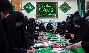 تصاویر/ کارگاه دوخت لباس شیرخوارگان حسینی