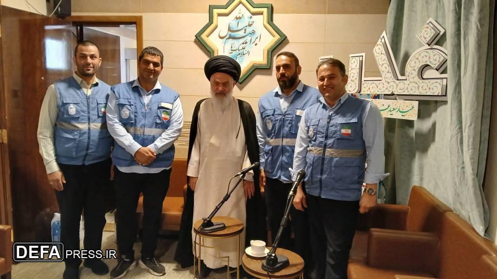 دیدار عیدانه آیت‌الله بوشهری با خادمان ضیوف‌الرحمان در مدینه