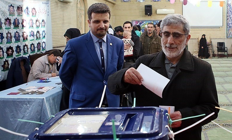فرمانده سپاه قدس رای خود را در مشهد به صندوق انداخت