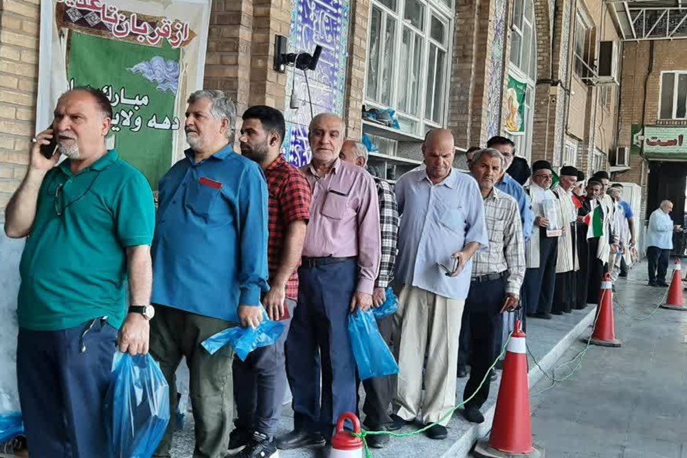 گرمای بالای 50 درجه هم مانع حضور گرم مردم خوزستان پای صندوق رای نشد+ تصاویر