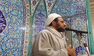 نماز جمعه وحدت‌بخش است
