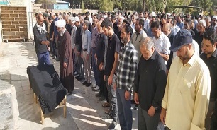 تشییع مادر شهید« احمد رشیدی» در انار برگزار شد