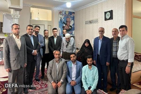 دیدار و تجلیل مسئولان دانشگاه تخصصی فناوری‌های نوین آمل از خانواده شهید «کیانی»+ تصاویر