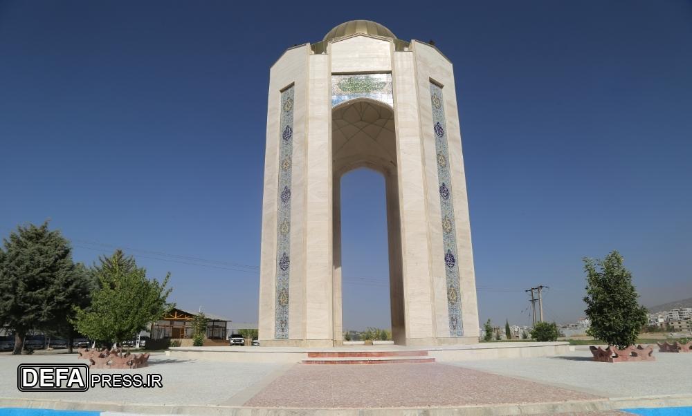 بازدید مدیرکل حفظ آثار دفاع مقدس کهگیلویه و بویراحمد از یادمان شهدای گمنام علوم پزشکی + تصاویر