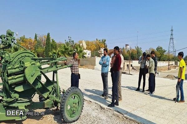 بازدید دانشجویان قائنات خراسان جنوبی از مرکز فرهنگی ‌و موزه دفاع مقدس سمنان+ تصاویر